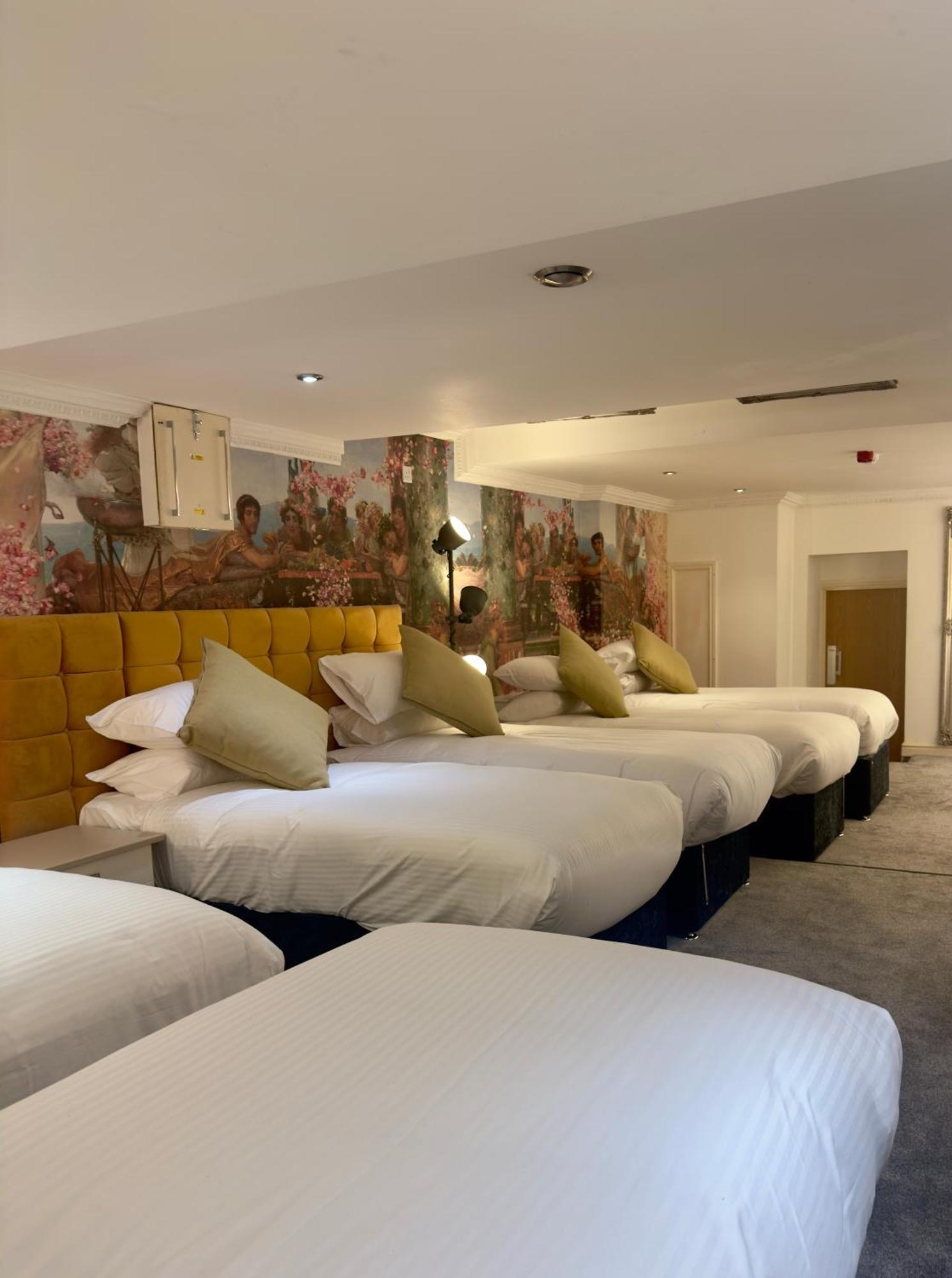 The Townhouse Hotel 3*